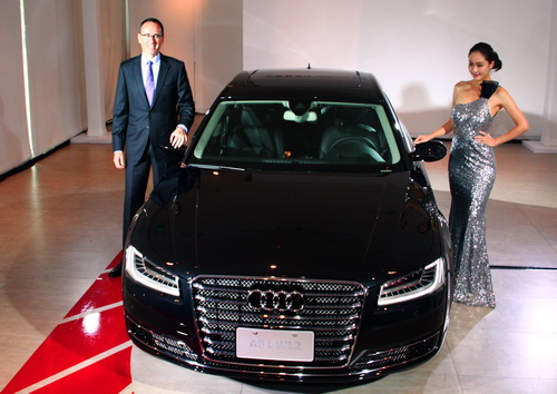 全新《Audi S8》頂級性能房車極速馳聘上市 全新《Audi S8》頂級性能房車極速馳聘上市