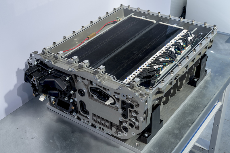plug-in hybrid只是过渡 《bmw》认为fcev氢燃料电池电动车才是未来
