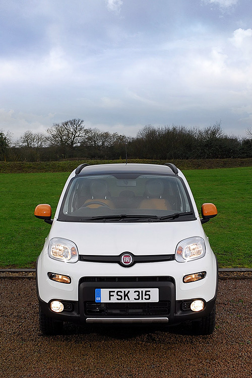 《Fiat Panda 4X4 Antarctica》當貓熊遇上企鵝會是什麼模樣? 《Fiat Panda 4X4 Antarctica》當貓熊遇上企鵝會是什麼模樣?