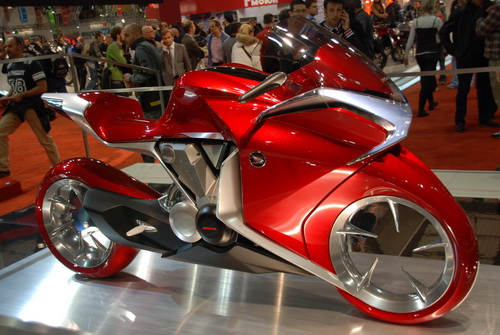 四輪賽車精華延續 《重型機車》魅力呈現 四輪賽車精華延續 《重型機車》魅力呈現