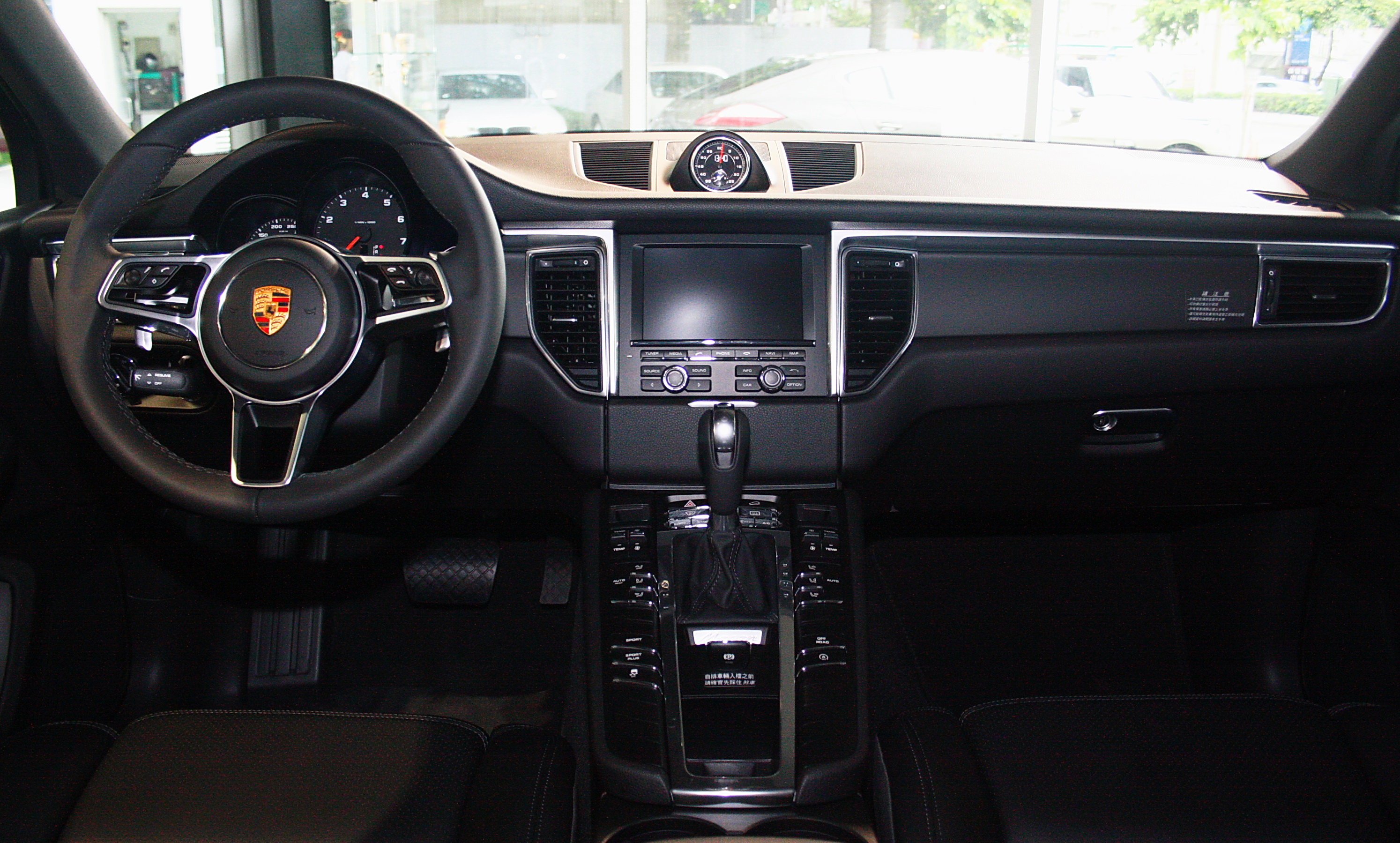 《Porsche Macan》進駐全台保時捷展示中心 《Porsche Macan》進駐全台保時捷展示中心