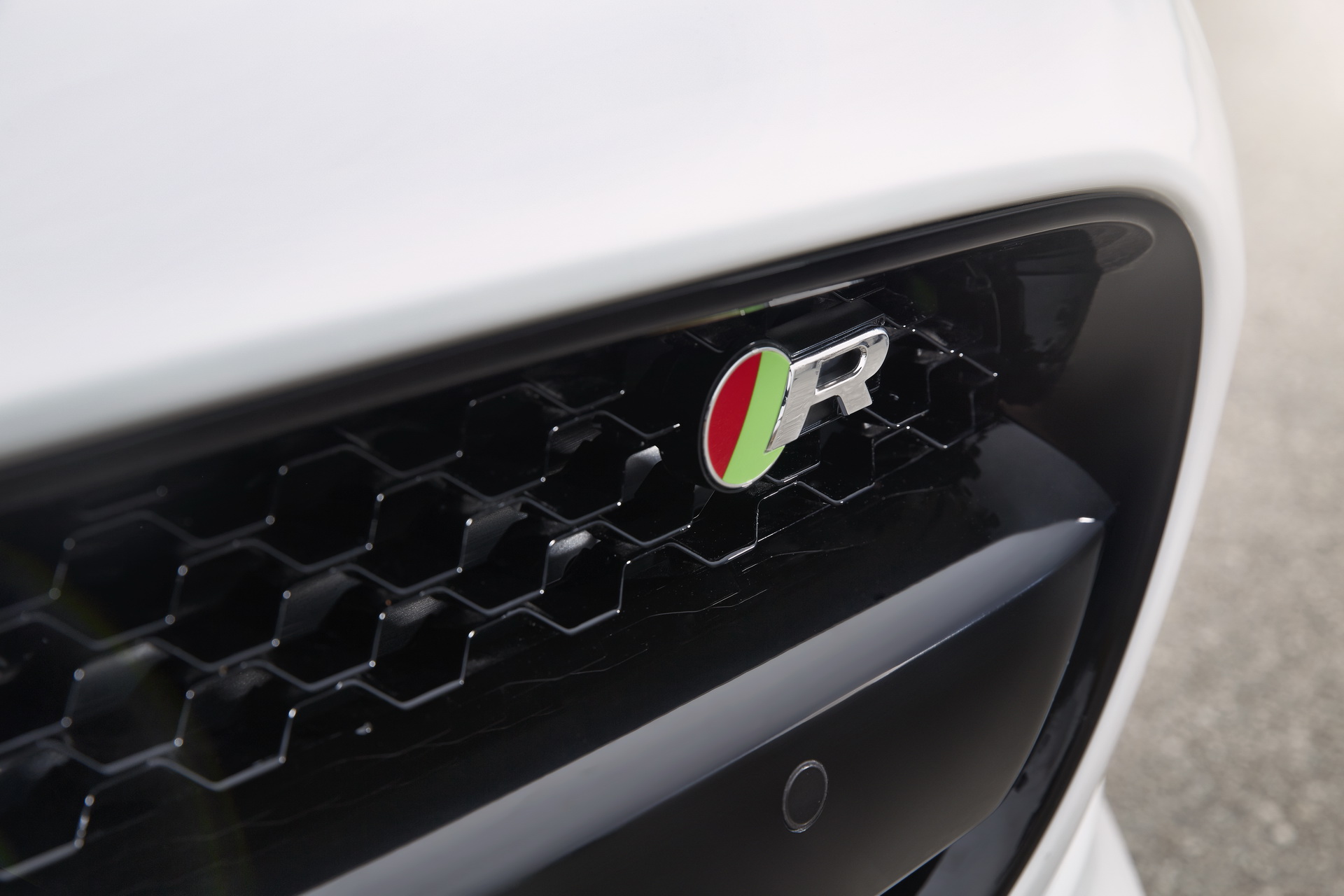 60年傳奇賽道靈魂 《Jaguar F-Type Coupé》純種跑車怦然登場 60年傳奇賽道靈魂 《Jaguar F-Type Coupé》純種跑車怦然登場