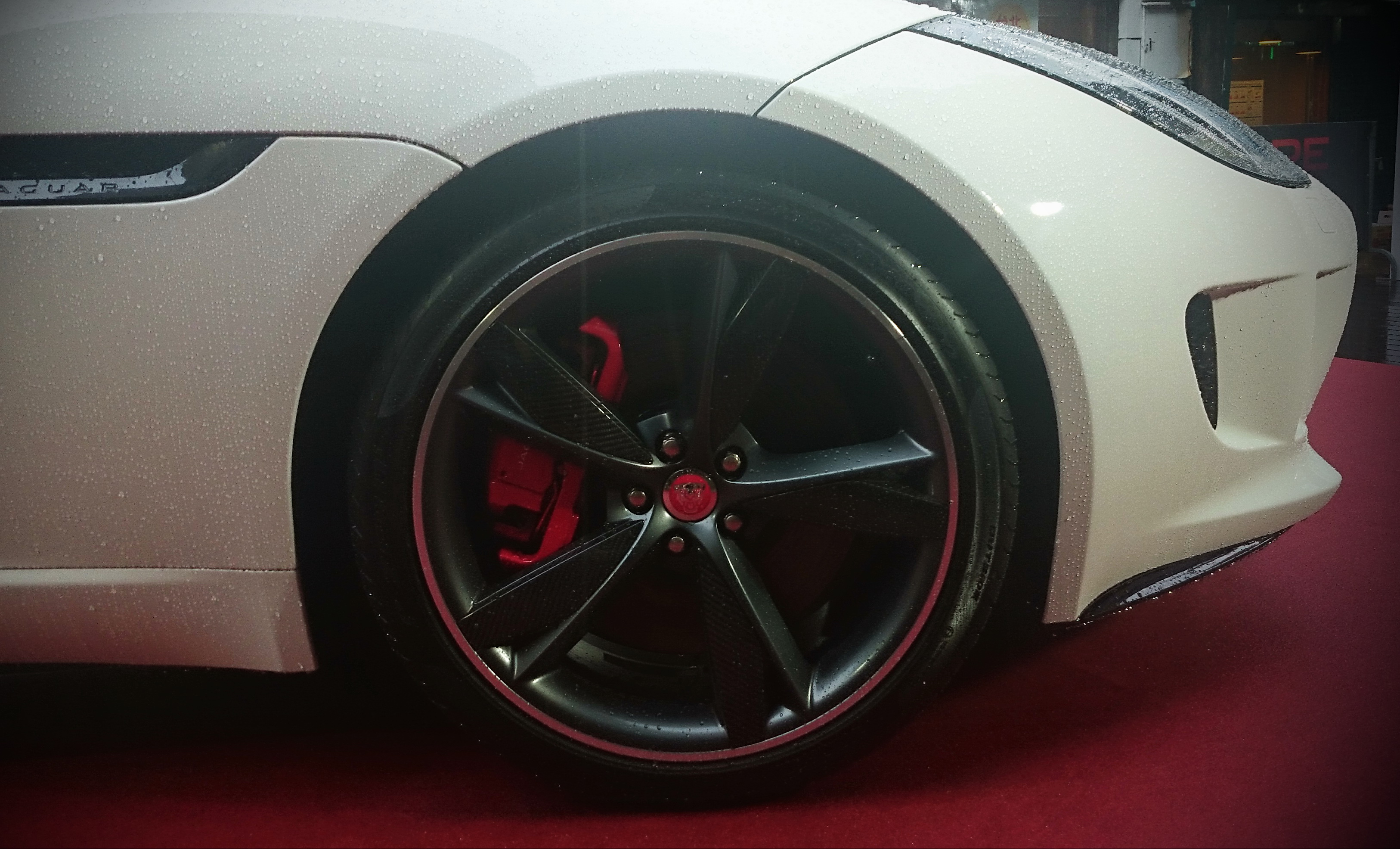 60年傳奇賽道靈魂 《Jaguar F-Type Coupé》純種跑車怦然登場 60年傳奇賽道靈魂 《Jaguar F-Type Coupé》純種跑車怦然登場