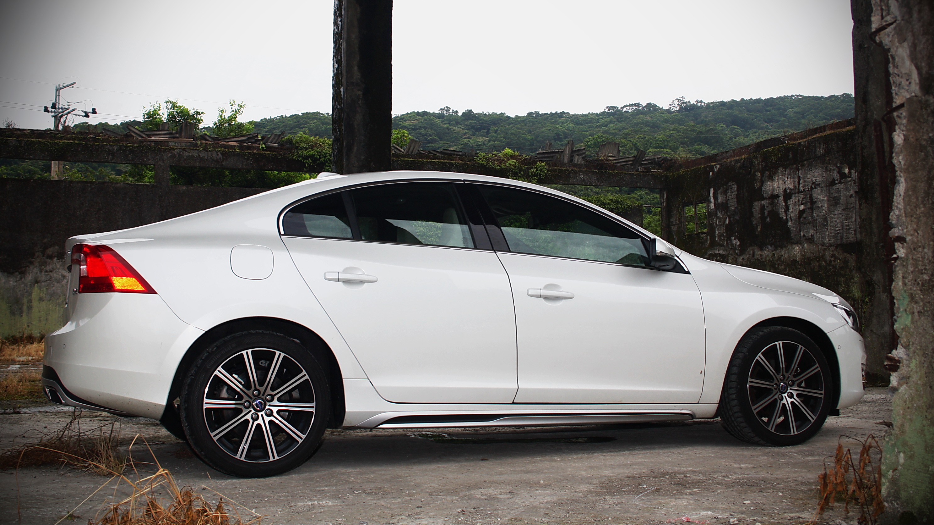細緻優雅的Volvo 《S60 D4》- 【靜態欣賞】 細緻優雅的Volvo 《S60 D4》- 【靜態欣賞】