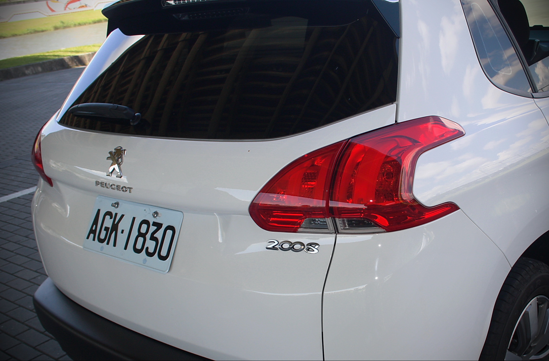 逆襲的跨界小獅王-《Peugeot 2008 1.6》 【靜態解析】 逆襲的跨界小獅王-《Peugeot 2008 1.6》 【靜態解析】