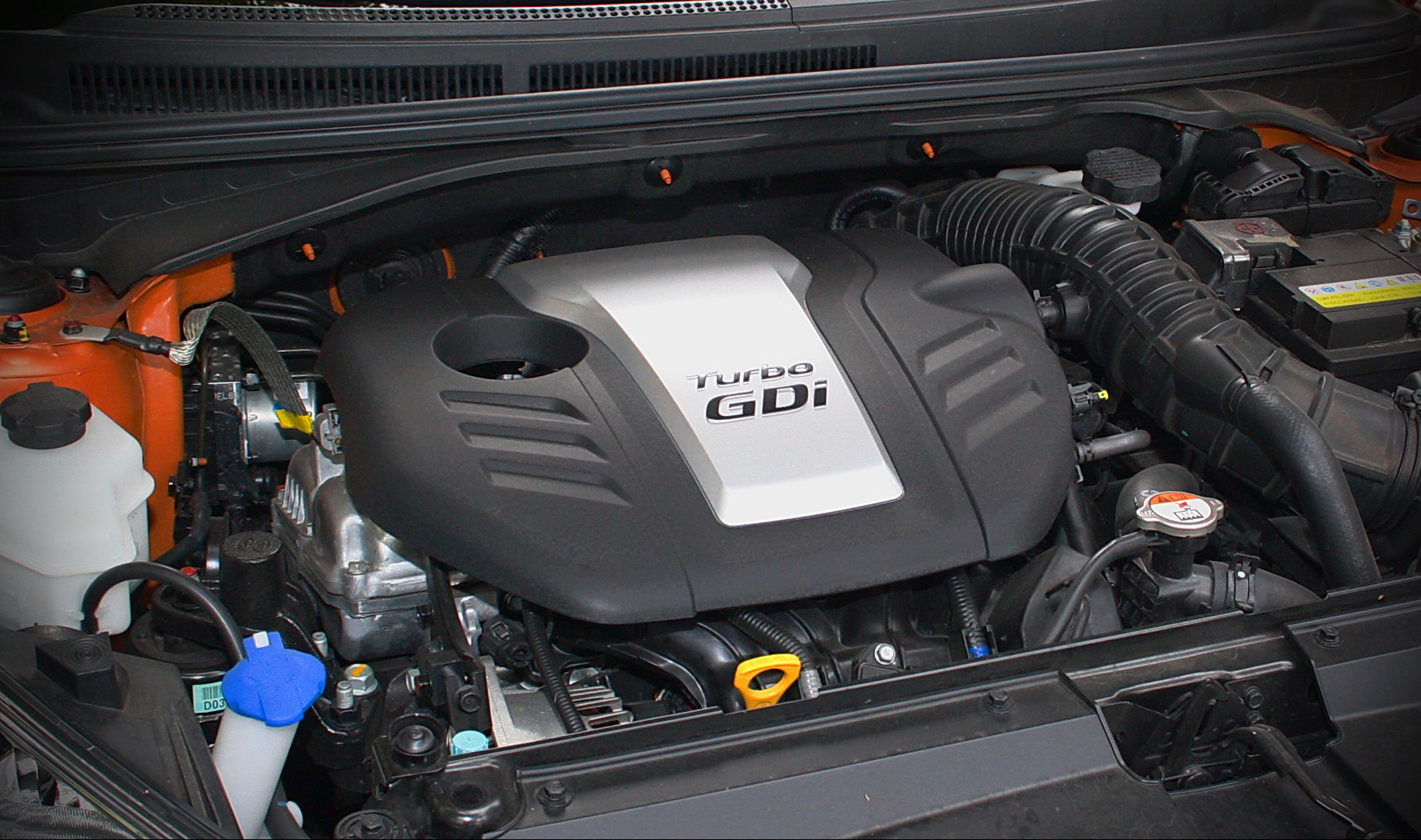 靜動皆宜鋼砲車款《Hyundai Veloster Turbo》 【動態奔馳】 靜動皆宜鋼砲車款《Hyundai Veloster Turbo》 【動態奔馳】