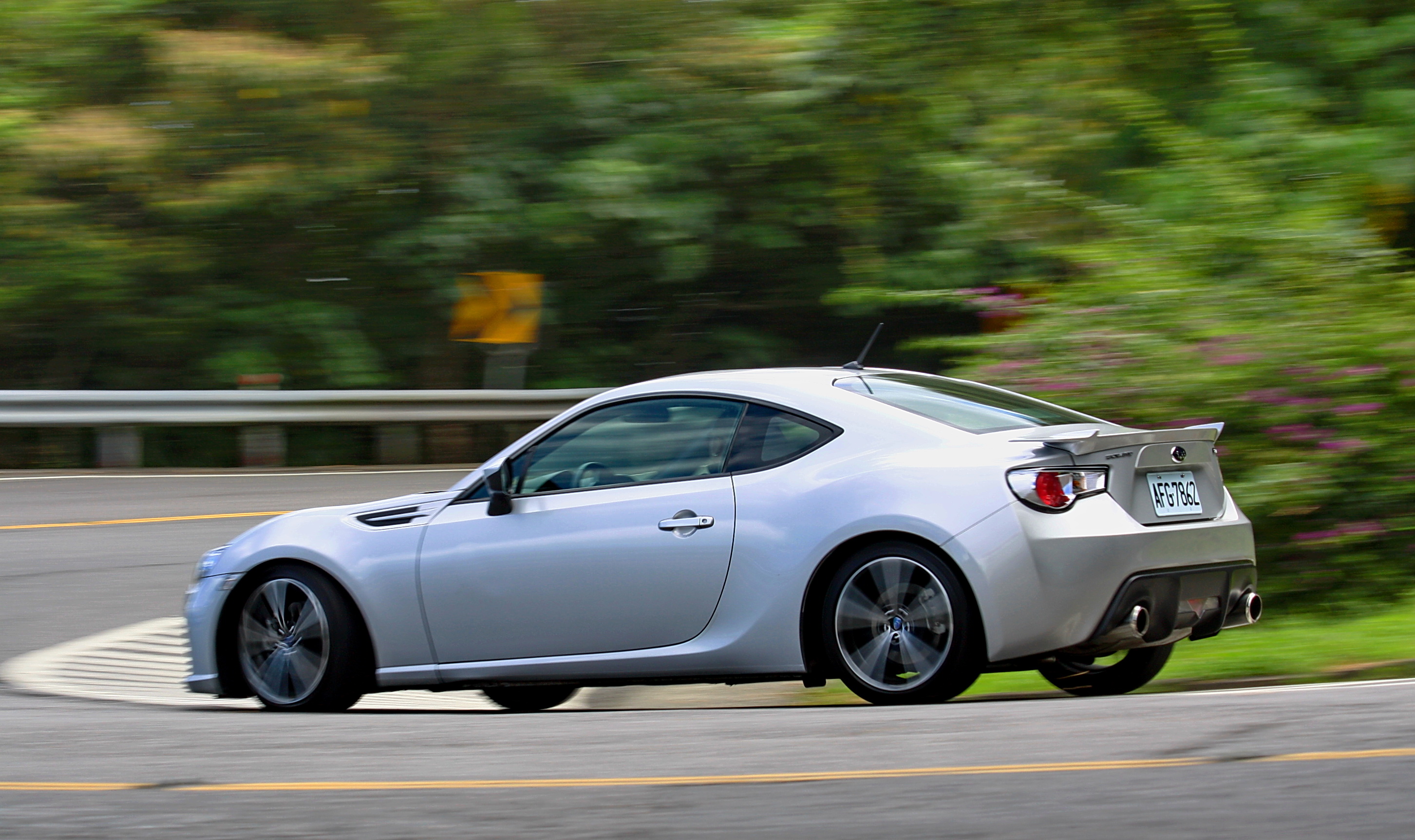 Subaru純樂取向小跑車 《BRZ》競速登場~ 【動態速奔】 Subaru純樂取向小跑車 《BRZ》競速登場~ 【動態速奔】