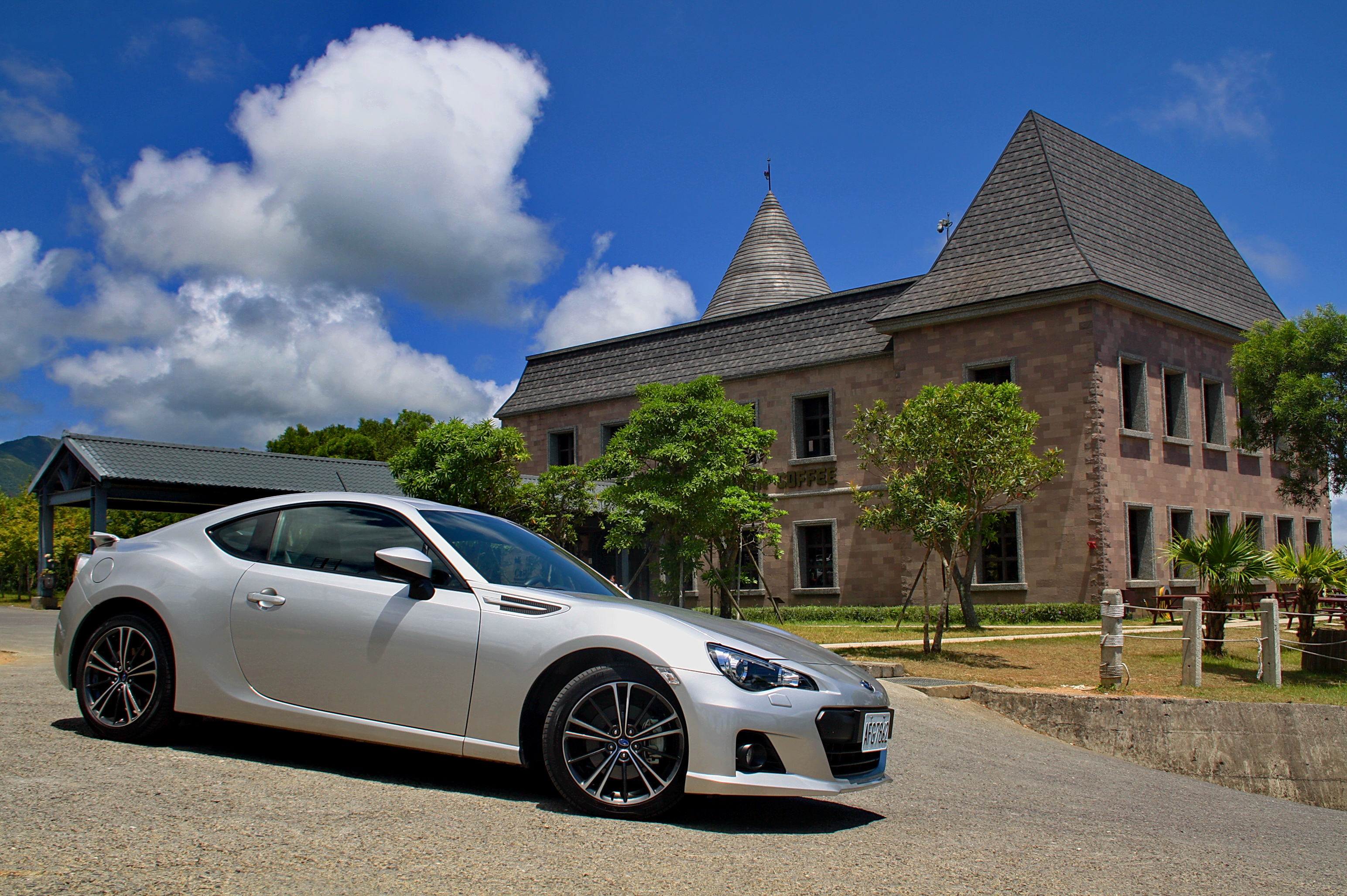 Subaru平價後驅小跑車 《BRZ》玩樂登場~ 【酷炫靜態】 Subaru平價後驅小跑車 《BRZ》玩樂登場~ 【酷炫靜態】