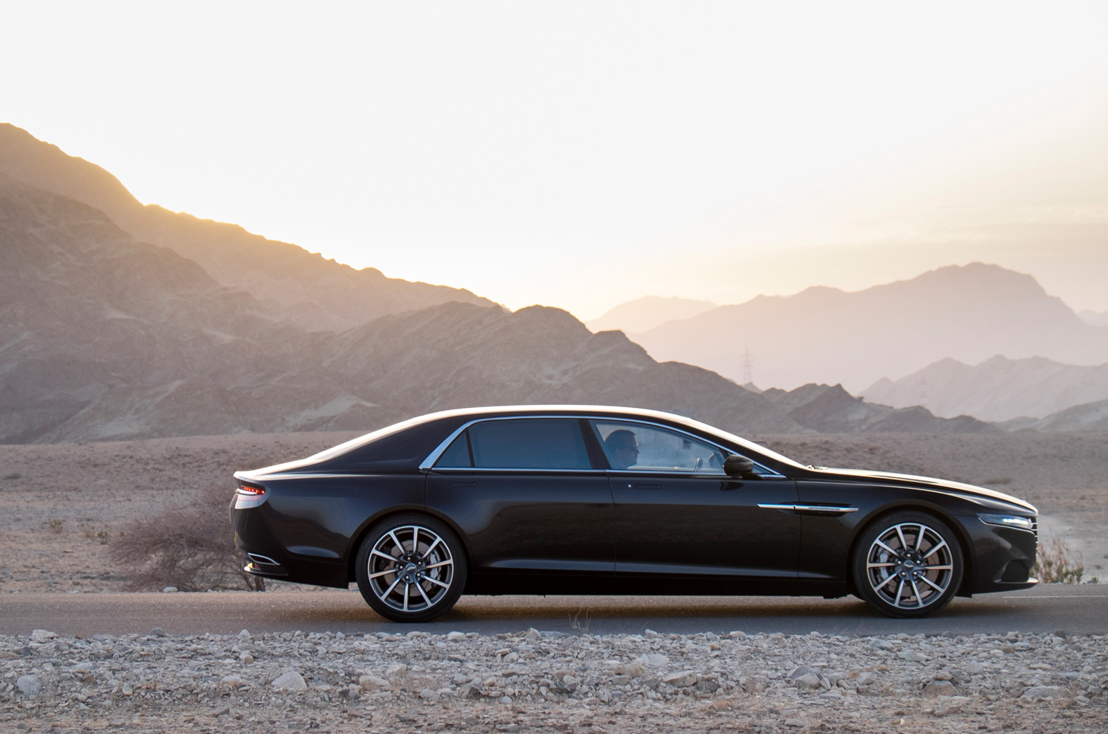 限量是殘酷的也就算了… 《Aston Martin Lagonda》竟然有錢也未必買得到?! 限量是殘酷的也就算了… 《Aston Martin Lagonda》竟然有錢也未必買得到?!