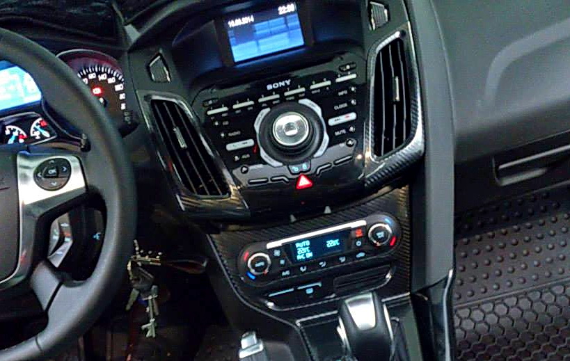 福特《Ford Focus》內裝大革命 Carlex Design提升將質感再升級 福特《Ford Focus》內裝大革命 Carlex Design提升將質感再升級