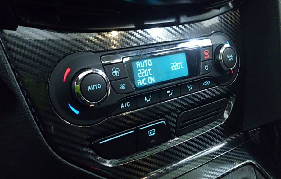 福特《Ford Focus》內裝大革命 Carlex Design提升將質感再升級 福特《Ford Focus》內裝大革命 Carlex Design提升將質感再升級