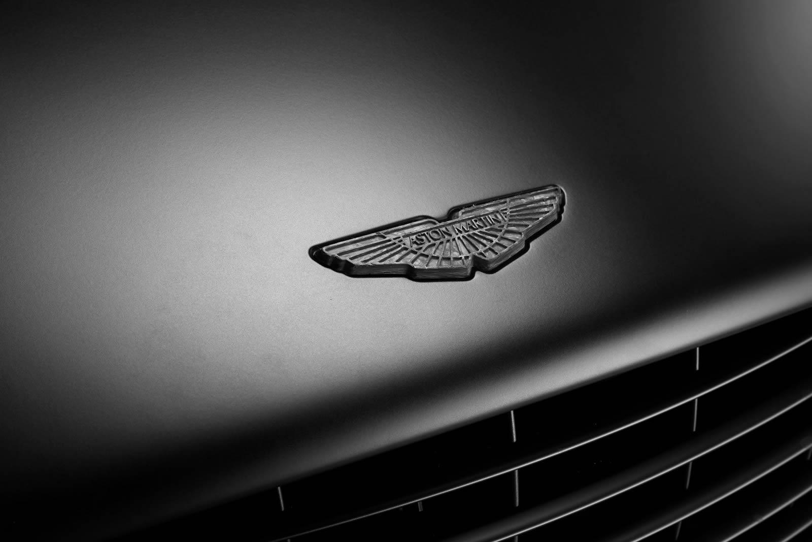 《Aston Martin Satin Jet Black Vanquish Coupe》 黑爵士現身 《Aston Martin Satin Jet Black Vanquish Coupe》 黑爵士現身