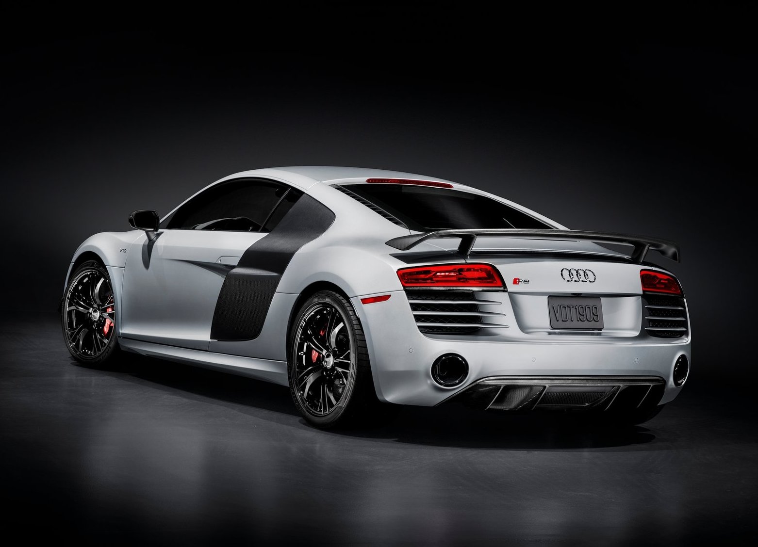 《Audi R8 Competition》競技登場 百公里加速只要3.2秒 《Audi R8 Competition》競技登場 百公里加速只要3.2秒