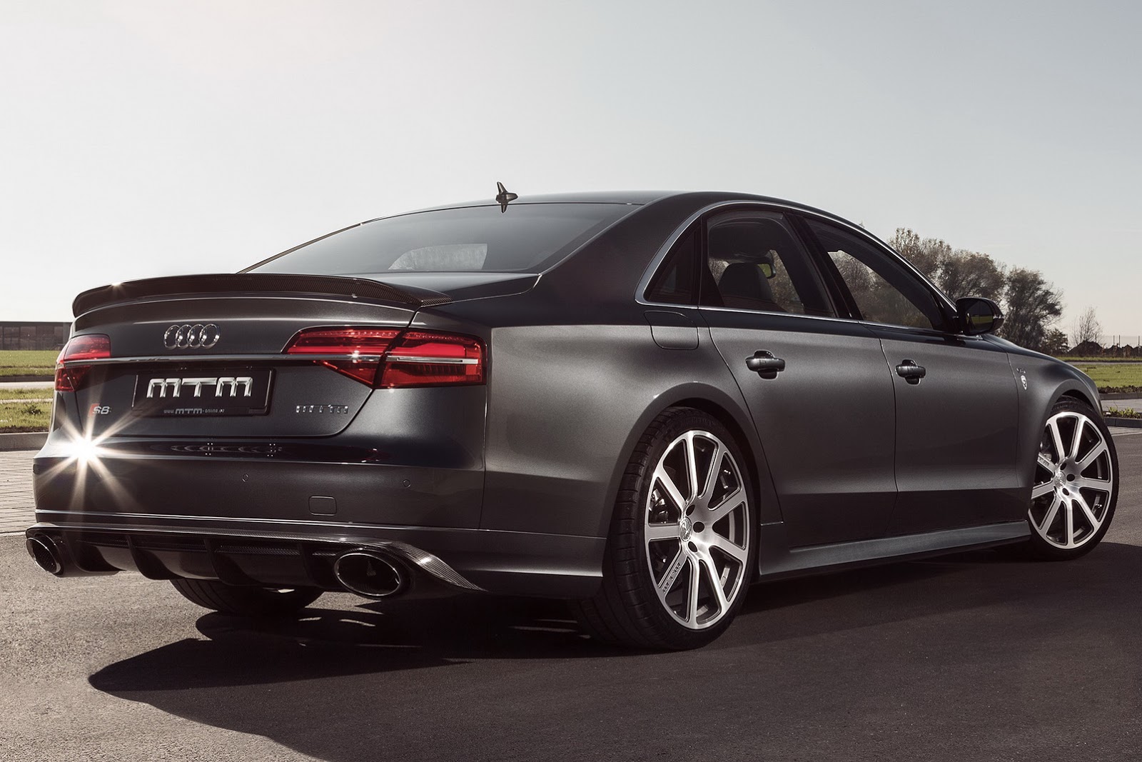 嫌《Audi S8》不夠威猛? MTM打造僅有25輛「S8 Talladega」性能型房車款 嫌《Audi S8》不夠威猛? MTM打造僅有25輛「S8 Talladega」性能型房車款