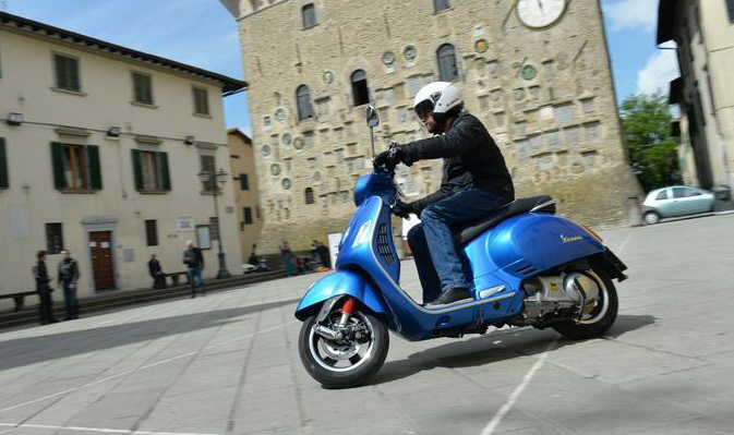 偉士牌《Vespa GTS Edition 300》打造黃牌新風貌 將完美詮釋的騎士風格 偉士牌《Vespa GTS Edition 300》打造黃牌新風貌 將完美詮釋的騎士風格