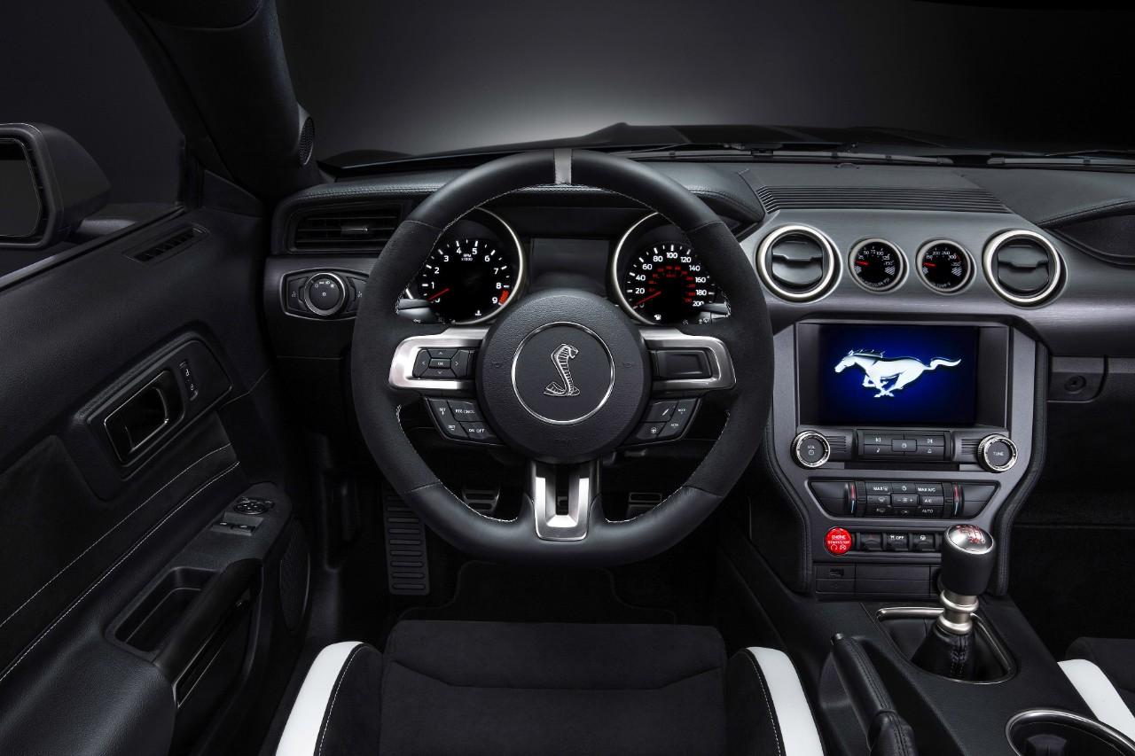 《Ford Shelby Mustang GT350R》 賽道身影向Shelby GT350致敬 《Ford Shelby Mustang GT350R》 賽道身影向Shelby GT350致敬