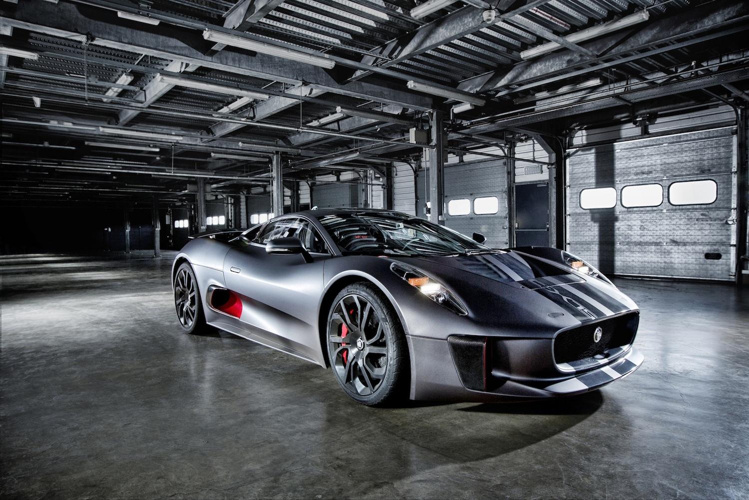 《Jaguar Land Rover》集團繼《C-X75》之後 再推兩款車型參與007電影演出 《Jaguar Land Rover》集團繼《C-X75》之後 再推兩款車型參與007電影演出