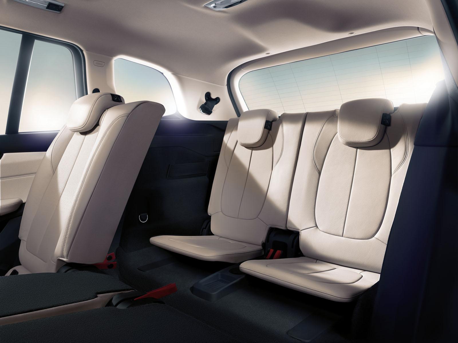 寶馬《BMW 2 Series Gran Tourer》 七人座小型MPV日內瓦車展現身 寶馬《BMW 2 Series Gran Tourer》 七人座小型MPV日內瓦車展現身