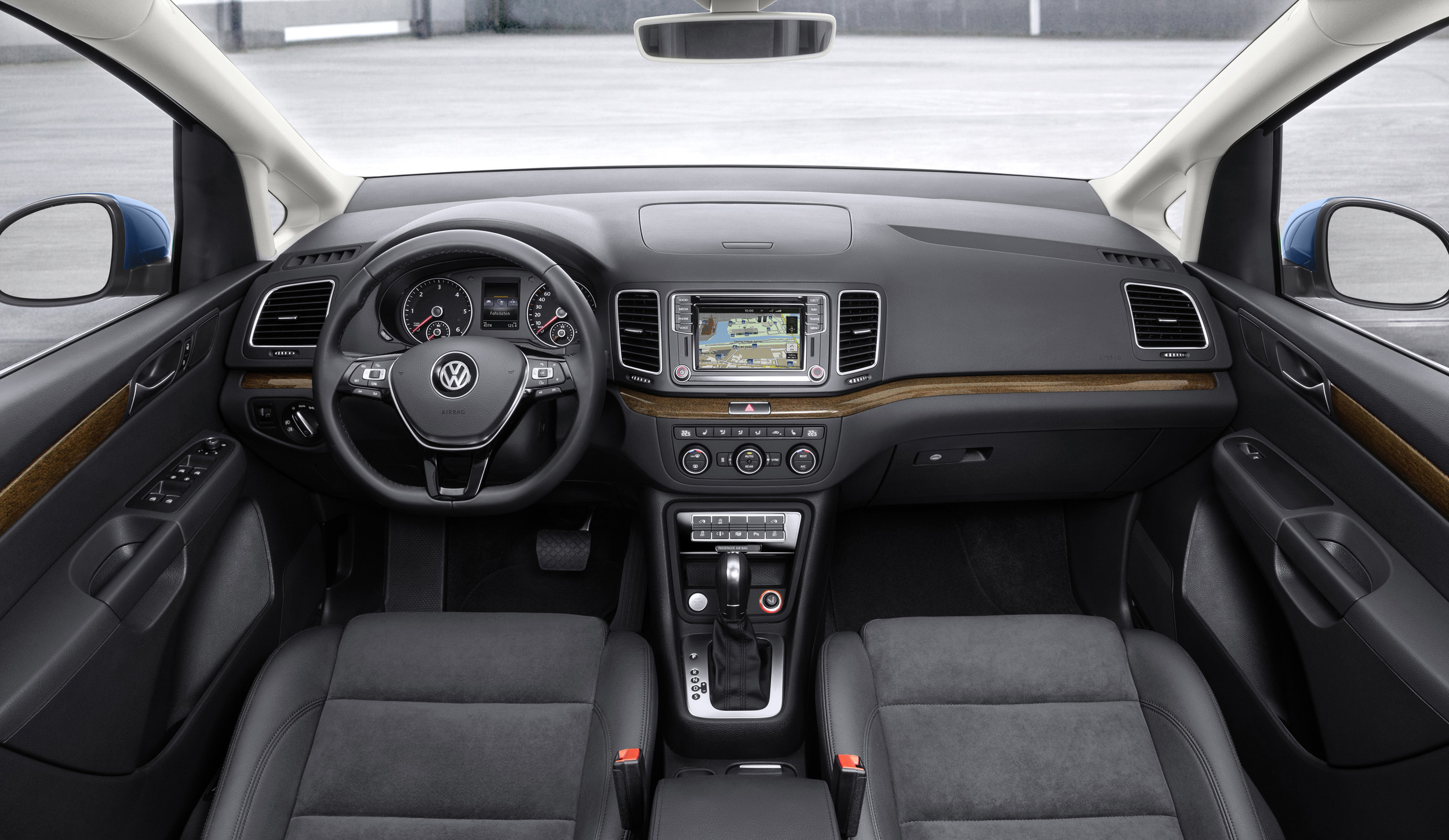 福斯《VW Sharan》小改款廠照露出 今年第三季歐洲開賣 福斯《VW Sharan》小改款廠照露出 今年第三季歐洲開賣