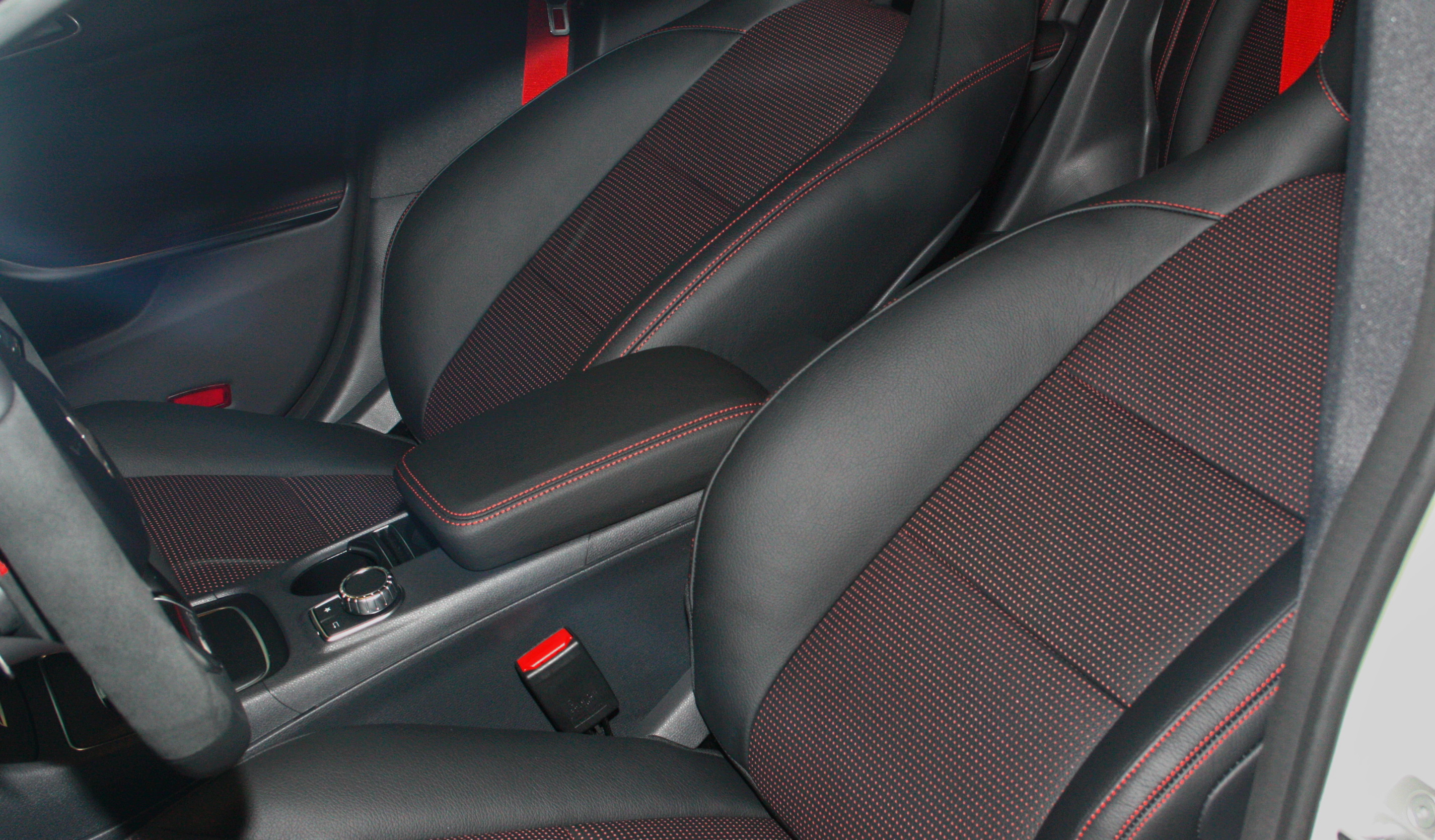 賓士《Mercedes-Benz New CLA Shooting Brake》聚集目光 新生代都會五門獵跑登場 賓士《Mercedes-Benz New CLA Shooting Brake》聚集目光 新生代都會五門獵跑登場