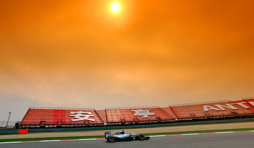 Mercedes-GP神州揚威 銀箭雙雄攻佔F1上海灘 Mercedes-GP神州揚威 銀箭雙雄攻佔F1上海灘