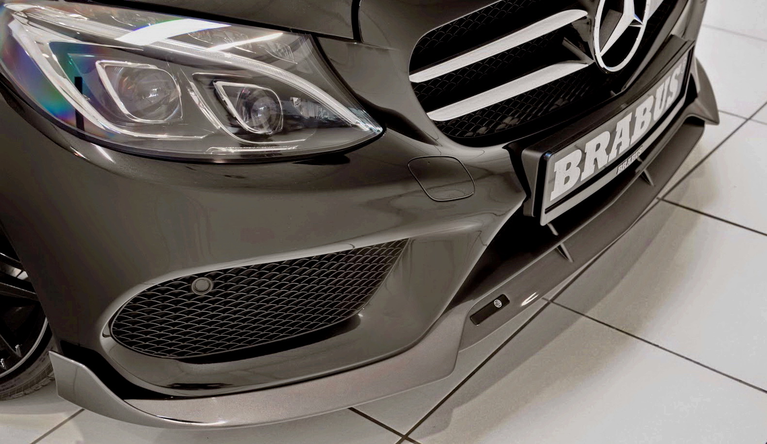 賓士《Mercedes-Benz C-Class Estate》全新上市 Brabus推出專屬套件突顯風格 賓士《Mercedes-Benz C-Class Estate》全新上市 Brabus推出專屬套件突顯風格
