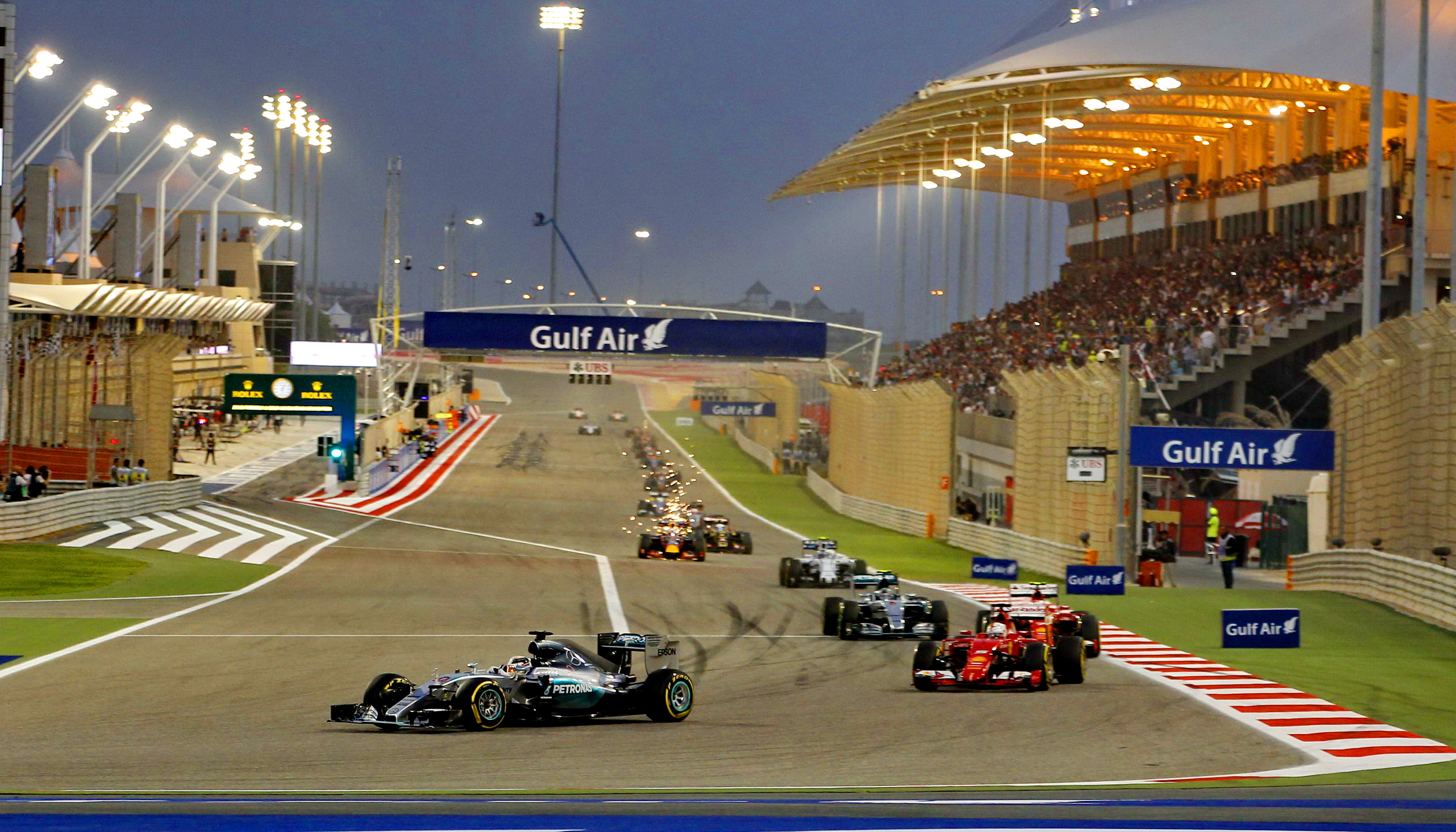 F1第四站沙海夜跑 Mercedes-GP車隊再奪第三面冠軍 F1第四站沙海夜跑 Mercedes-GP車隊再奪第三面冠軍