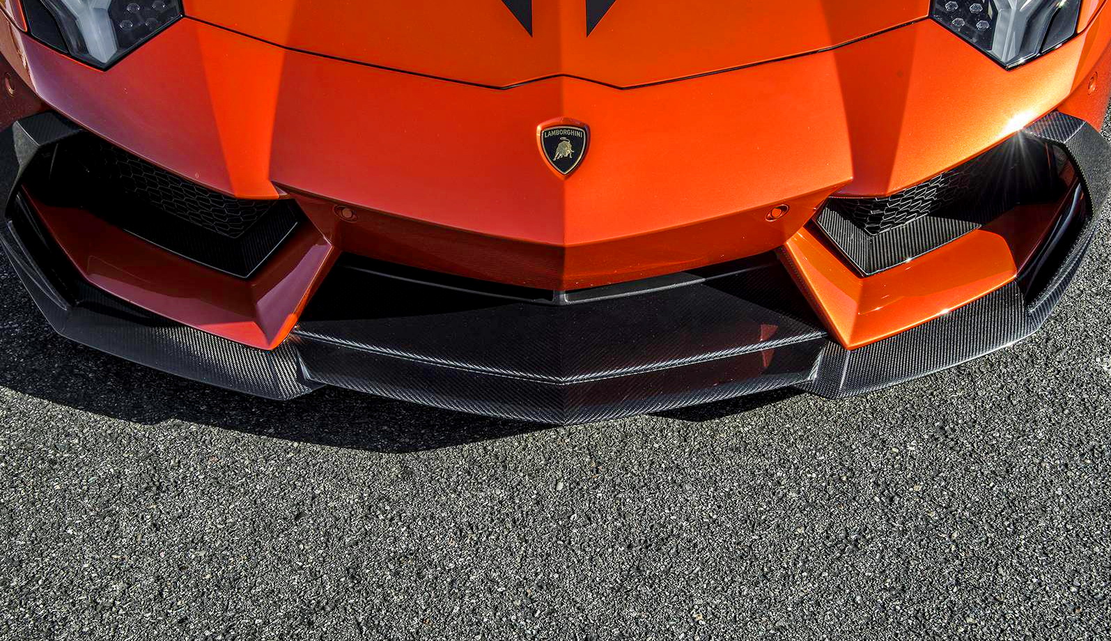 藍寶基尼《Lamborghini Aventador LP700-4》外觀再升級 Vorsteiner打造碳纖維空力套件 藍寶基尼《Lamborghini Aventador LP700-4》外觀再升級 Vorsteiner打造碳纖維空力套件