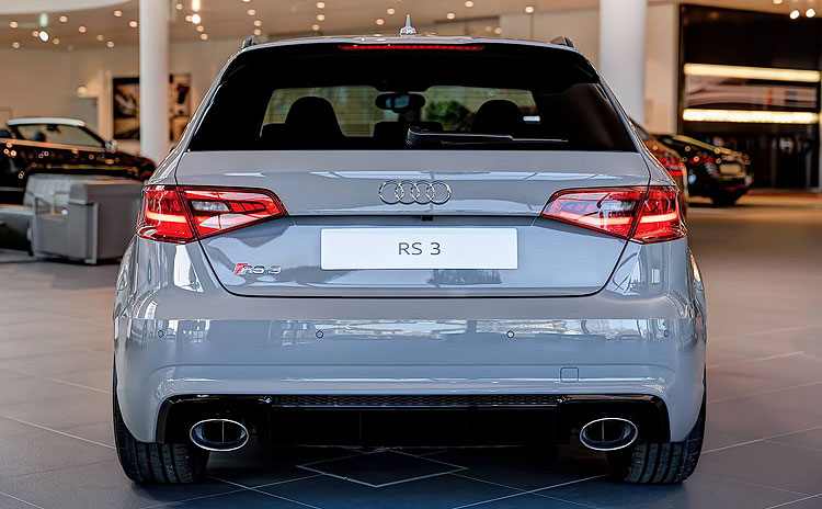 奧迪《Audi RS 3 Sportback Nardo Gray》客製化服務冷冽靚裝上身 奧迪《Audi RS 3 Sportback Nardo Gray》客製化服務冷冽靚裝上身