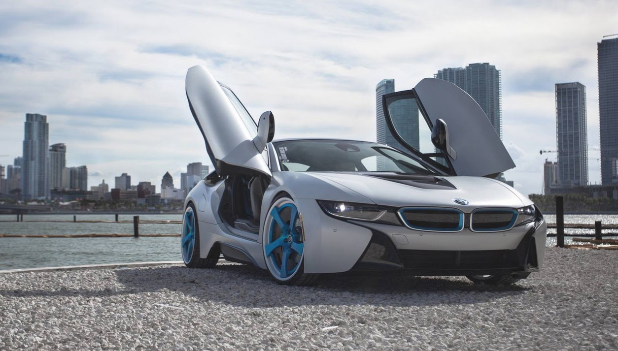 寶馬《BMW i8》就是要Blue到底!Wheels Boutique推出湛藍新鞋 寶馬《BMW i8》就是要Blue到底!Wheels Boutique推出湛藍新鞋
