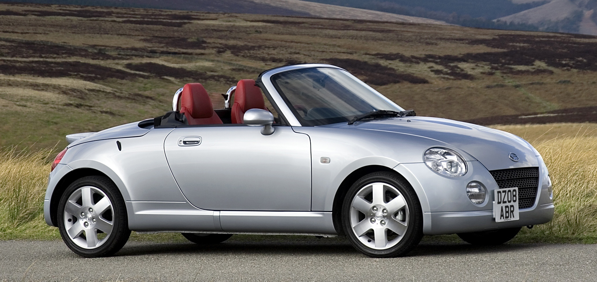 百變《Daihatsu Copen》還想裝可愛!原廠預告第三款圓燈式樣即將揭曉 百變《Daihatsu Copen》還想裝可愛!原廠預告第三款圓燈式樣即將揭曉