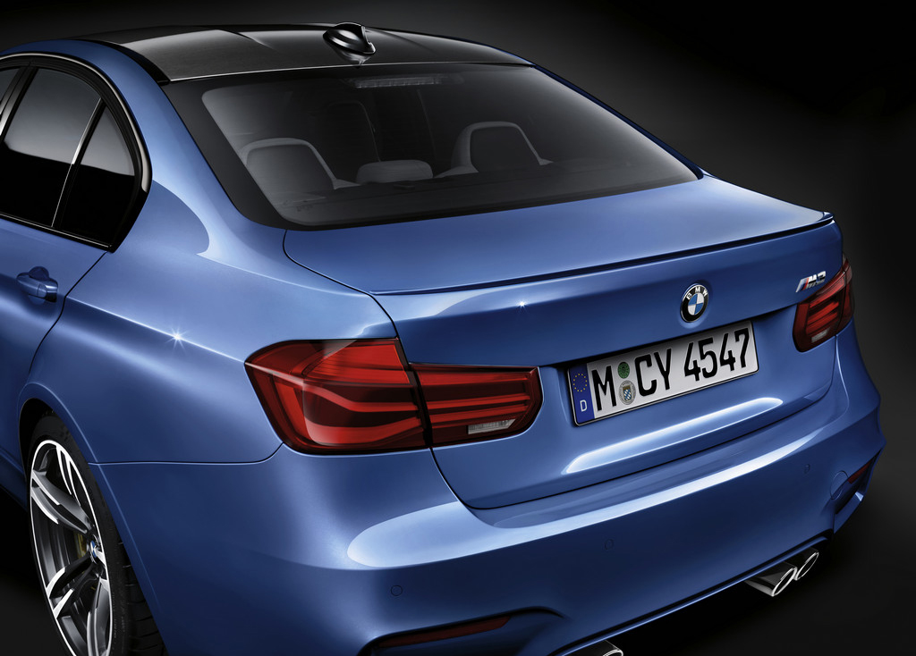 寶馬《BMW M3》小改款車型連袂登場 升級新造型LED尾燈更顯威風! 寶馬《BMW M3》小改款車型連袂登場 升級新造型LED尾燈更顯威風!