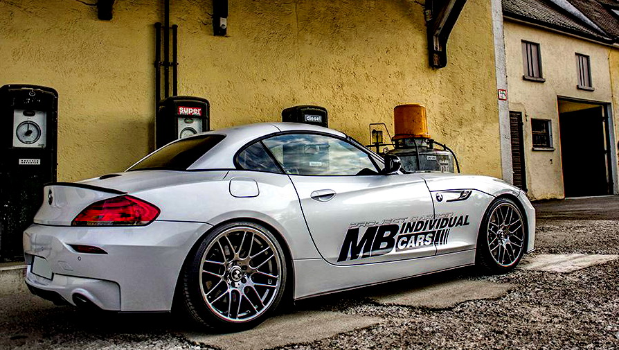寶馬《BMW E89 Z4》多件式碳纖維套件 點綴出小型敞篷的運動氛圍 寶馬《BMW E89 Z4》多件式碳纖維套件 點綴出小型敞篷的運動氛圍