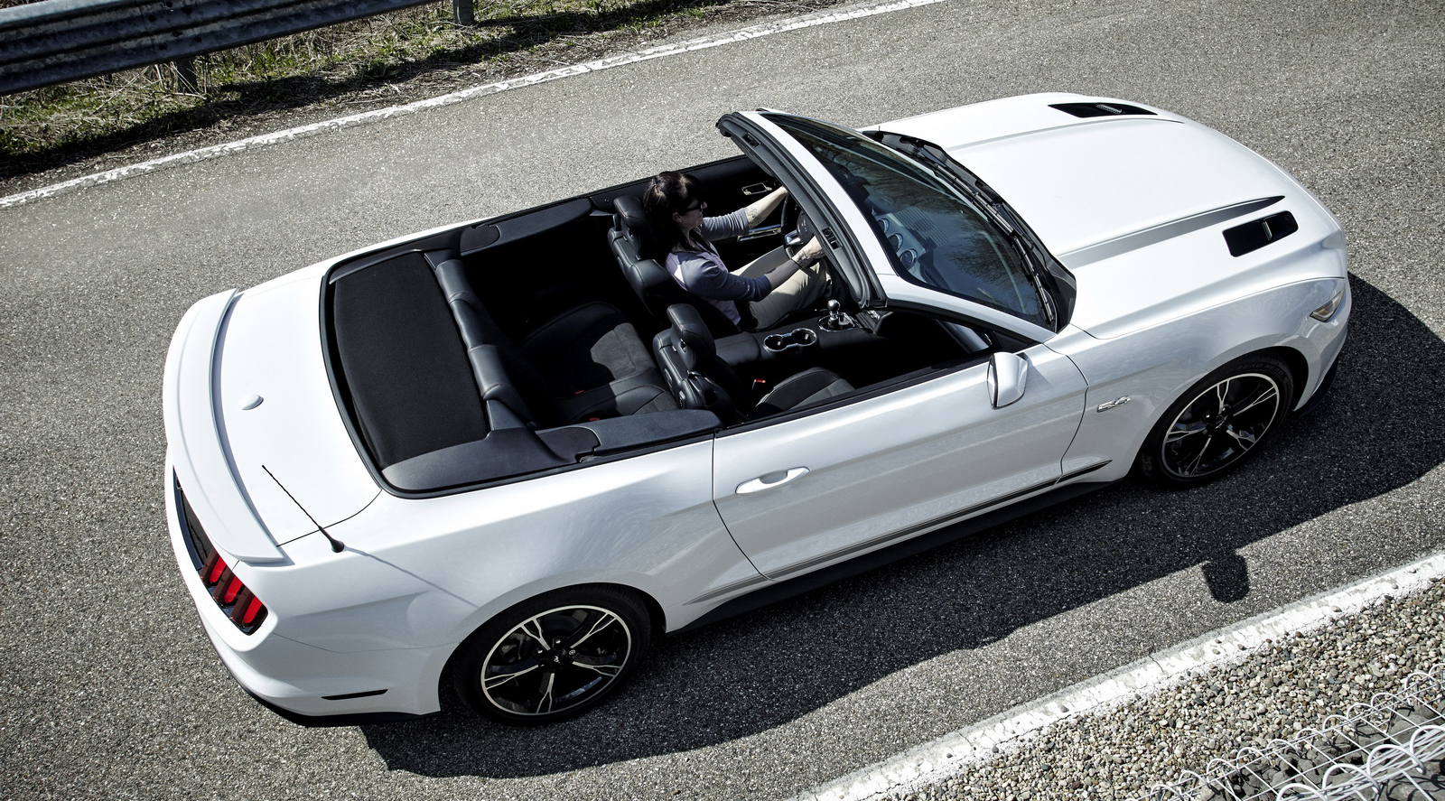 福特《2016 Ford Mustang》新年式野馬小幅修飾 增加選配用性能套件 福特《2016 Ford Mustang》新年式野馬小幅修飾 增加選配用性能套件