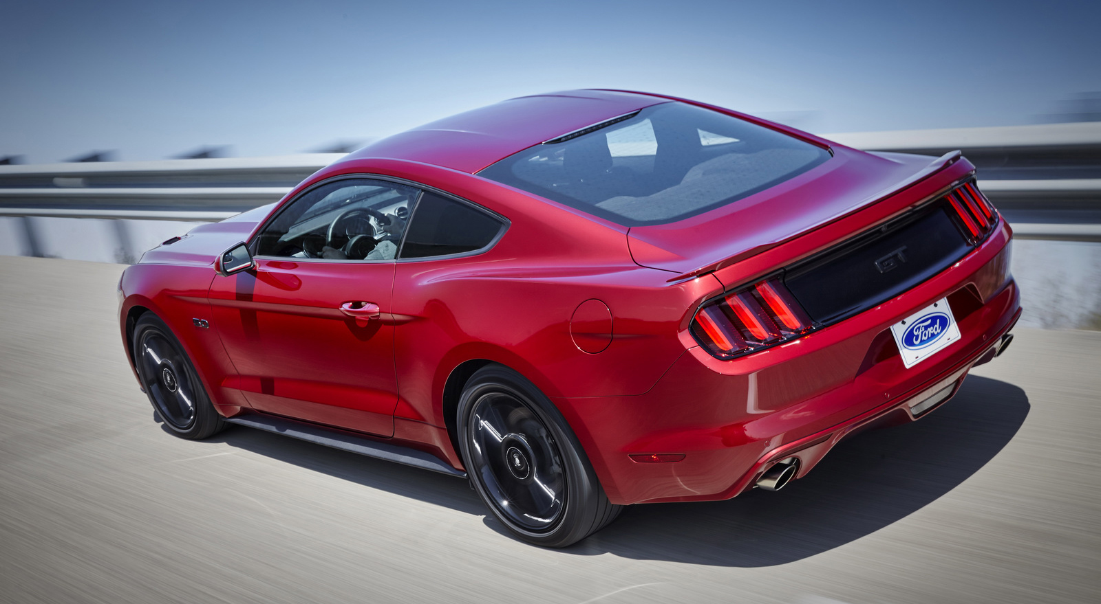 福特《2016 Ford Mustang》新年式野馬小幅修飾 增加選配用性能套件 福特《2016 Ford Mustang》新年式野馬小幅修飾 增加選配用性能套件