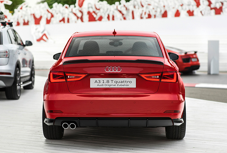 奧迪《Audi》高性能車款湖畔總動員 A1、A3、Q3全新個性套件同步推出 奧迪《Audi》高性能車款湖畔總動員 A1、A3、Q3全新個性套件同步推出