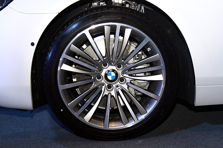 寶馬《BMW 6 Series》小改款售價調降 雙門、四門美型登場 寶馬《BMW 6 Series》小改款售價調降 雙門、四門美型登場