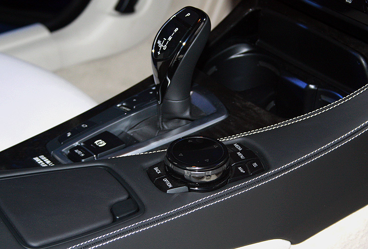 寶馬《BMW 6 Series》小改款售價調降 雙門、四門美型登場 寶馬《BMW 6 Series》小改款售價調降 雙門、四門美型登場