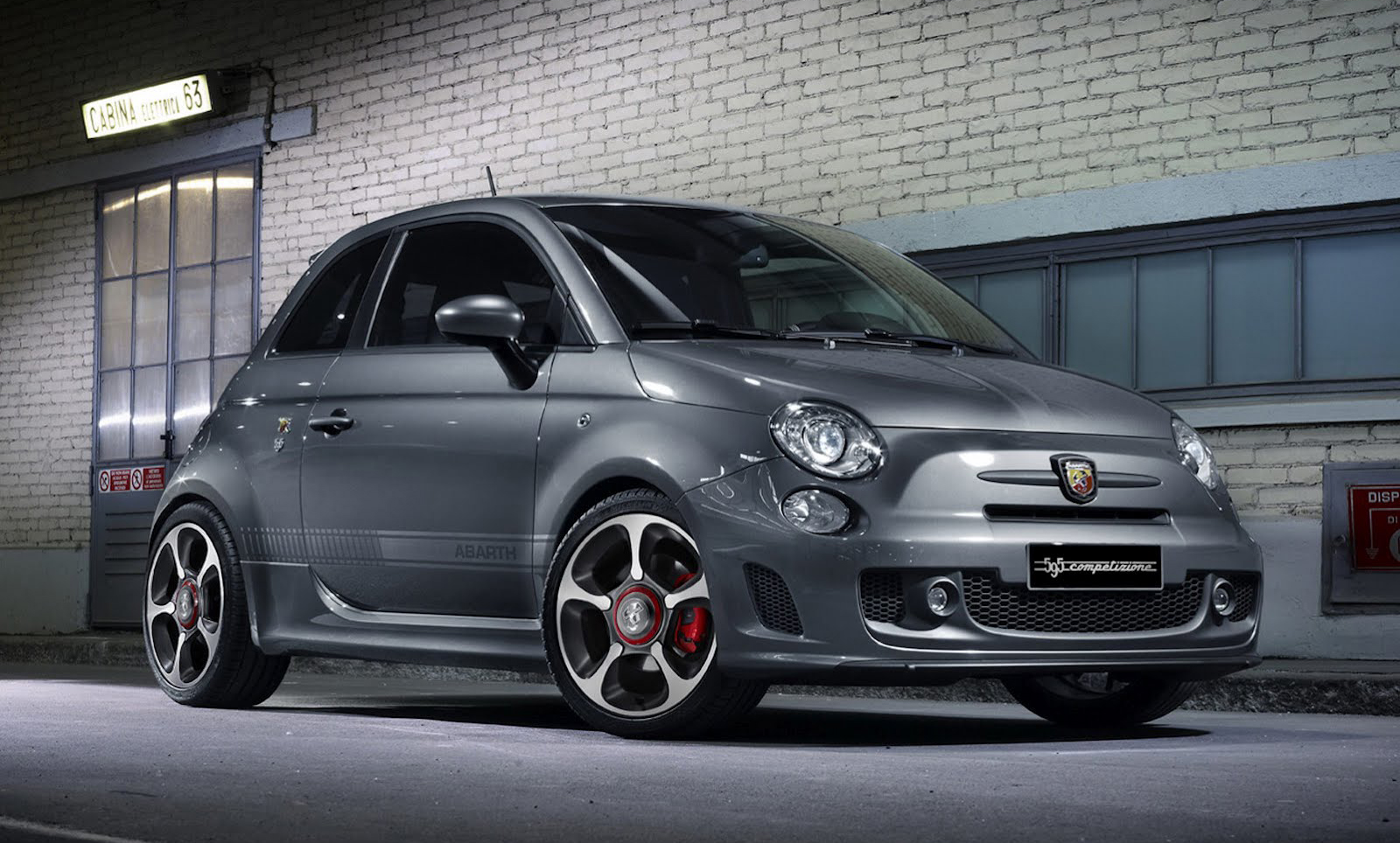 飛雅特《Fiat 595 Abarth》新年式Competizione車款動力全面升級 英國市場搶先開賣 飛雅特《Fiat 595 Abarth》新年式Competizione車款動力全面升級 英國市場搶先開賣