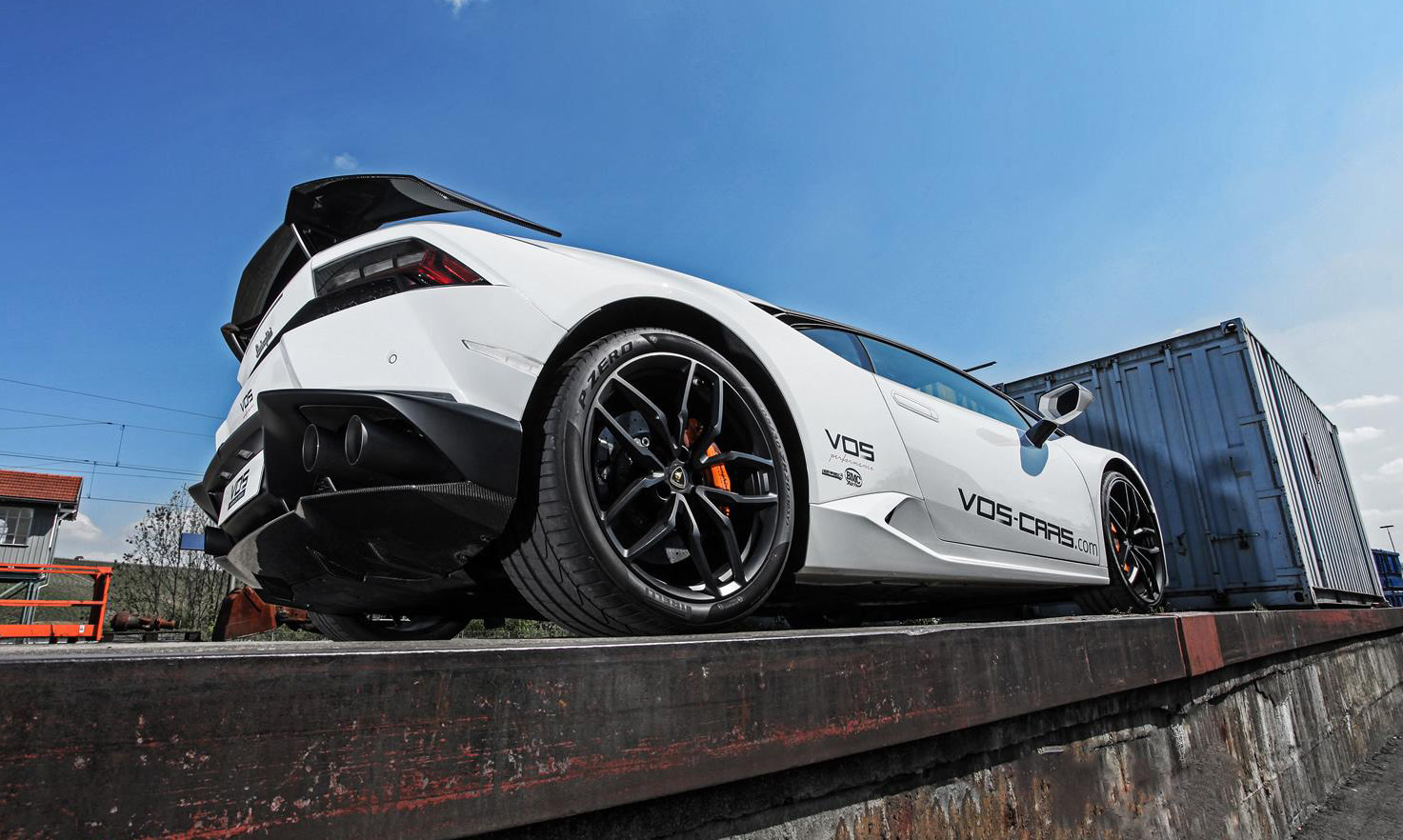 藍寶基尼《Lamborghini Huracán》碳纖維勁裝內外通包 VOS推出小牛專屬改裝套件 藍寶基尼《Lamborghini Huracán》碳纖維勁裝內外通包 VOS推出小牛專屬改裝套件
