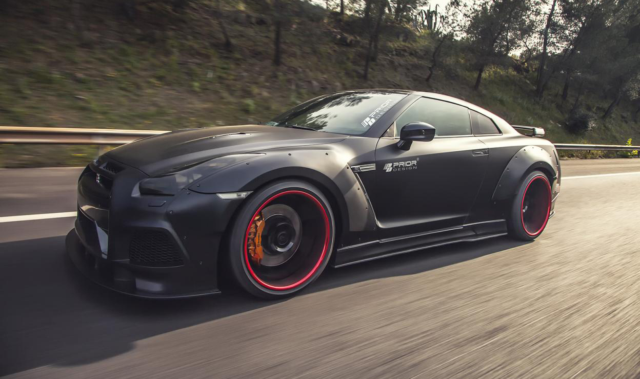 日產《Nissan GT-R R35》東洋改裝風吹進德國改裝廠 Prior Design再造Liberty Walk寬體美學 日產《Nissan GT-R R35》東洋改裝風吹進德國改裝廠 Prior Design再造Liberty Walk寬體美學