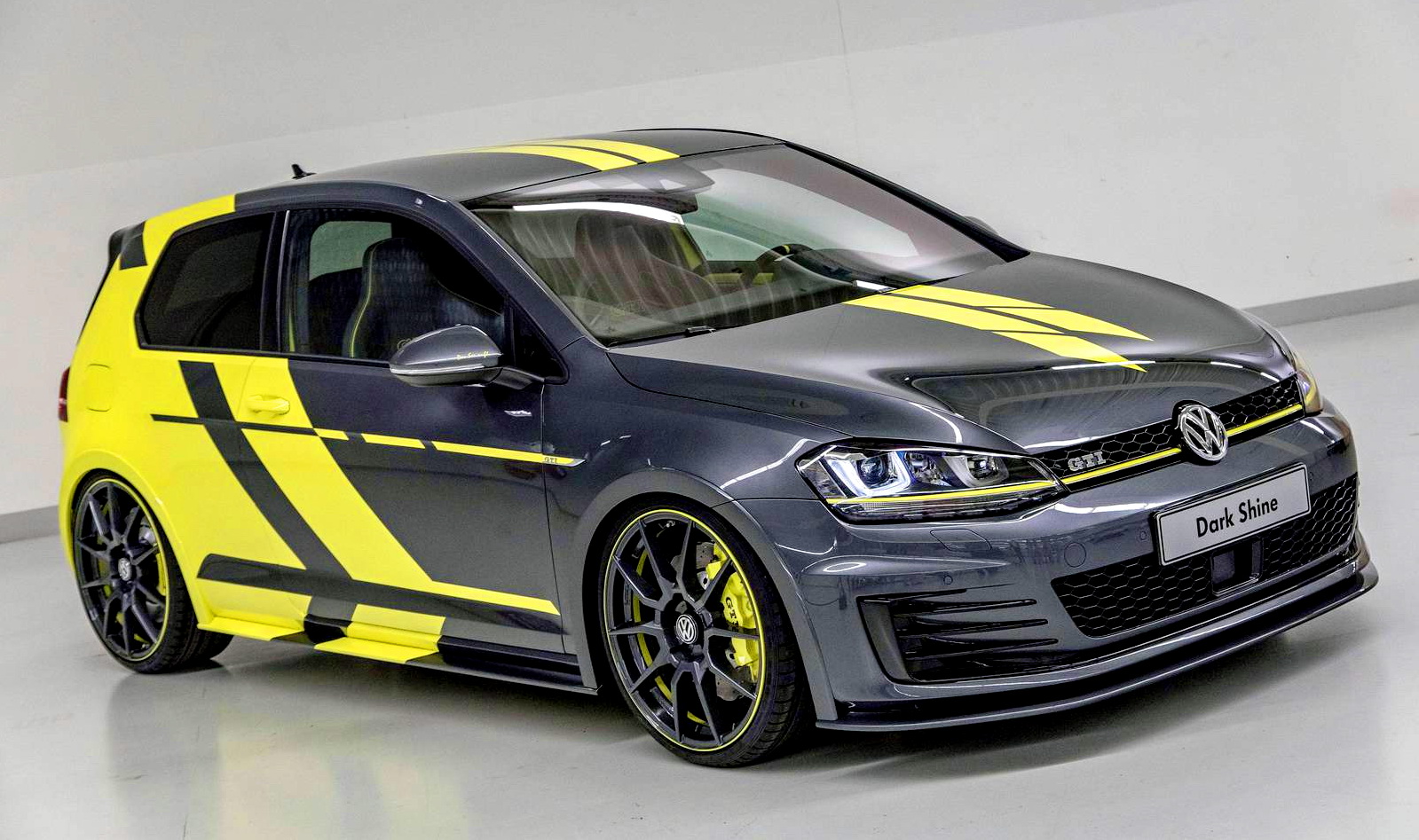 福斯《Volkswagen Golf GTI Dark Shine Concept》結合職訓學生巧思 藉Wörthersee Fe 福斯《Volkswagen Golf GTI Dark Shine Concept》結合職訓學生巧思 藉Wörthersee Fe