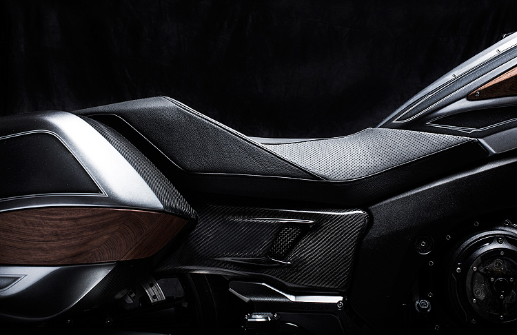 寶馬重機《BMW Motorrad》全新概念 Concept 101帥氣亮相 寶馬重機《BMW Motorrad》全新概念 Concept 101帥氣亮相