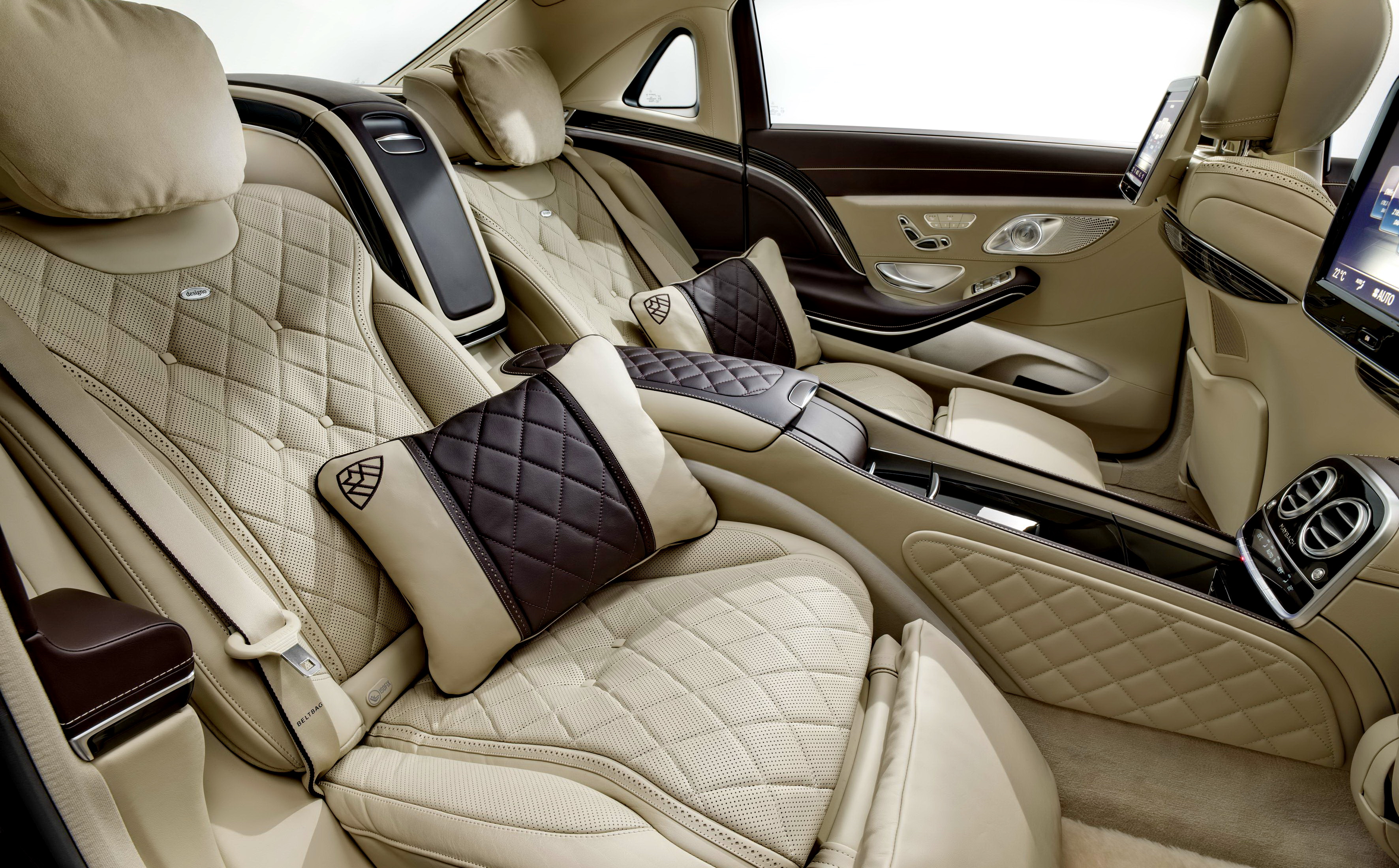 賓士《Mercedes-Maybach S-Class》頂級尊榮享受 將為「經濟救世主」亞太行而準備 賓士《Mercedes-Maybach S-Class》頂級尊榮享受 將為「經濟救世主」亞太行而準備