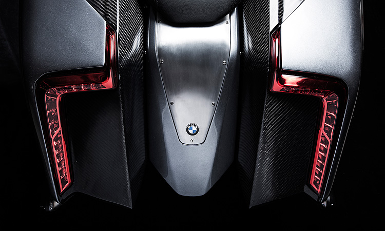 寶馬重機《BMW Motorrad》全新概念 Concept 101帥氣亮相 寶馬重機《BMW Motorrad》全新概念 Concept 101帥氣亮相