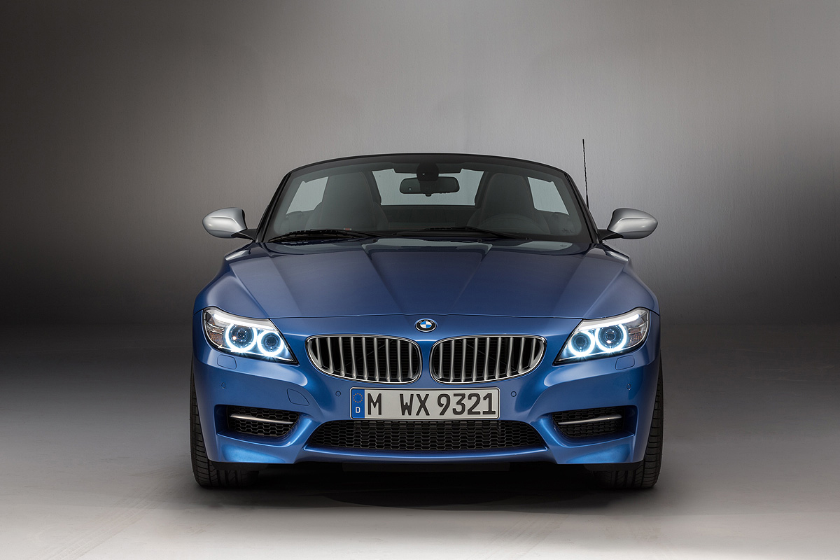 寶馬《BMW Z4》2016年式全新車色入選 湛藍Estoril blue更顯動感 寶馬《BMW Z4》2016年式全新車色入選 湛藍Estoril blue更顯動感