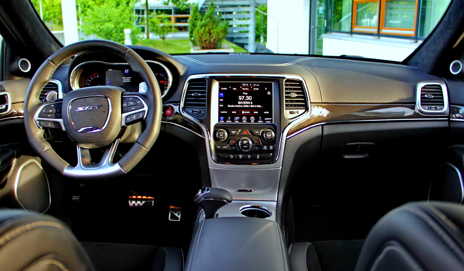 誰說SUV車款不能大馬力?擁有708hp的《Jeep Grand Cherokee SRT》讓您刮目相看! 誰說SUV車款不能大馬力?擁有708hp的《Jeep Grand Cherokee SRT》讓您刮目相看!