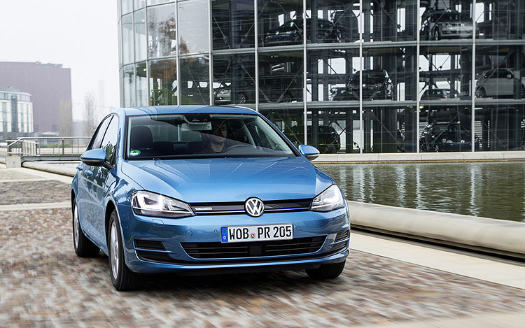 改朝換代前的最終出清?福斯《Volkswagen》推出CC Dynamic Black特式車 改朝換代前的最終出清?福斯《Volkswagen》推出CC Dynamic Black特式車