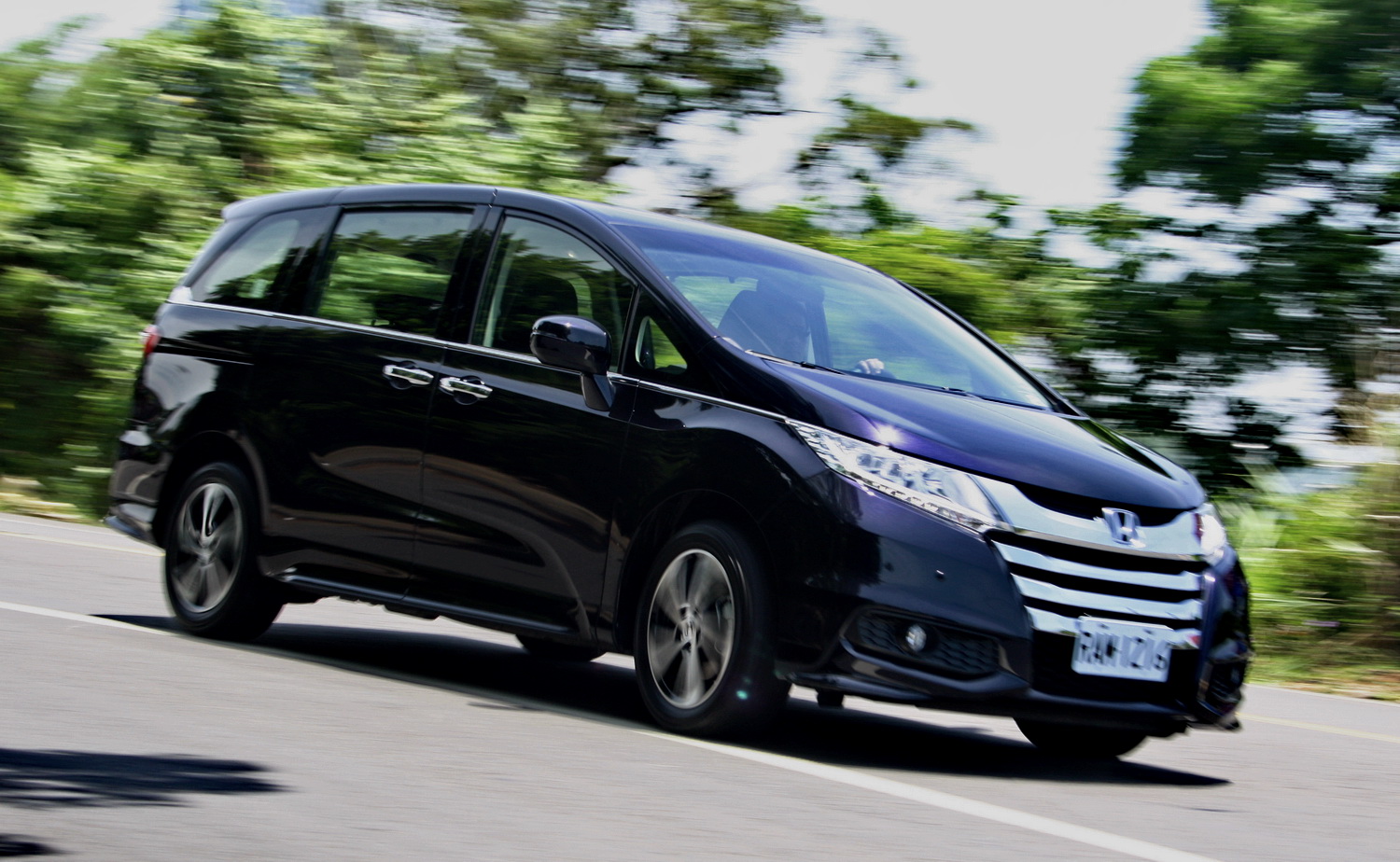 本田《Honda Odyssey》全新豪華七人座MPV登台 媒體試駕心得快報 本田《Honda Odyssey》全新豪華七人座MPV登台 媒體試駕心得快報
