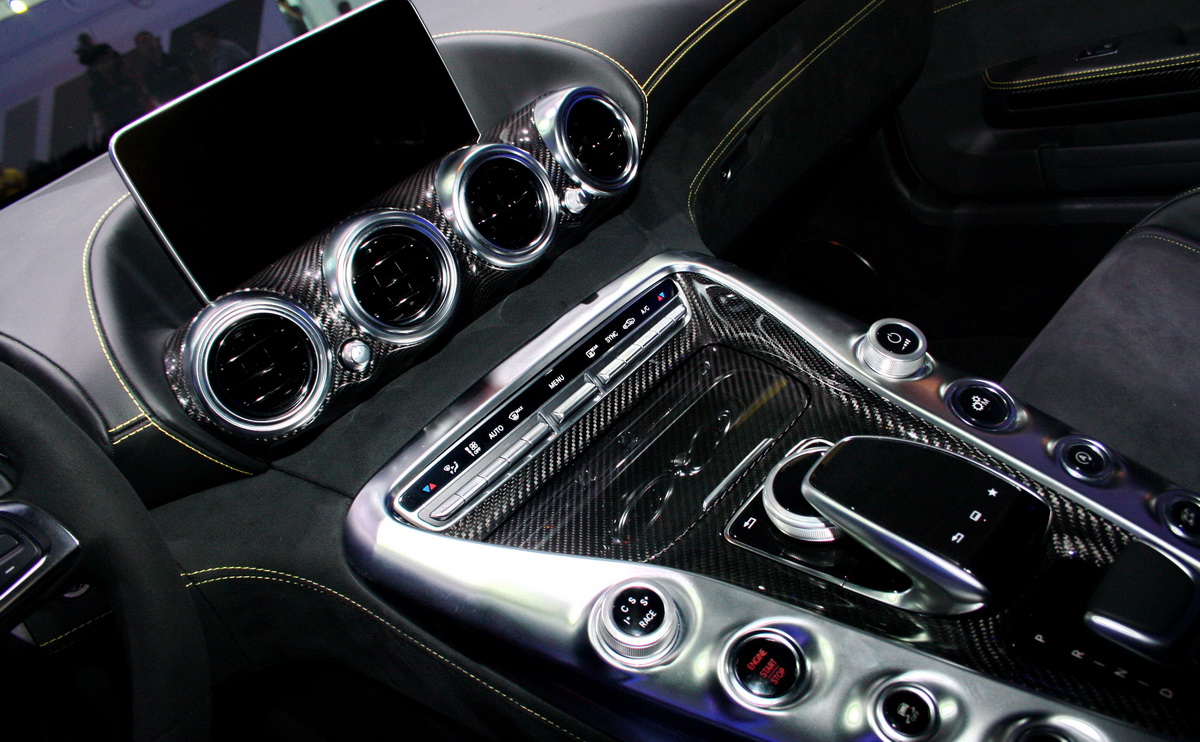 賓士《Mercedes-AMG GT-S》從賽道崛起 將以796萬元起於今日正式登台 賓士《Mercedes-AMG GT-S》從賽道崛起 將以796萬元起於今日正式登台